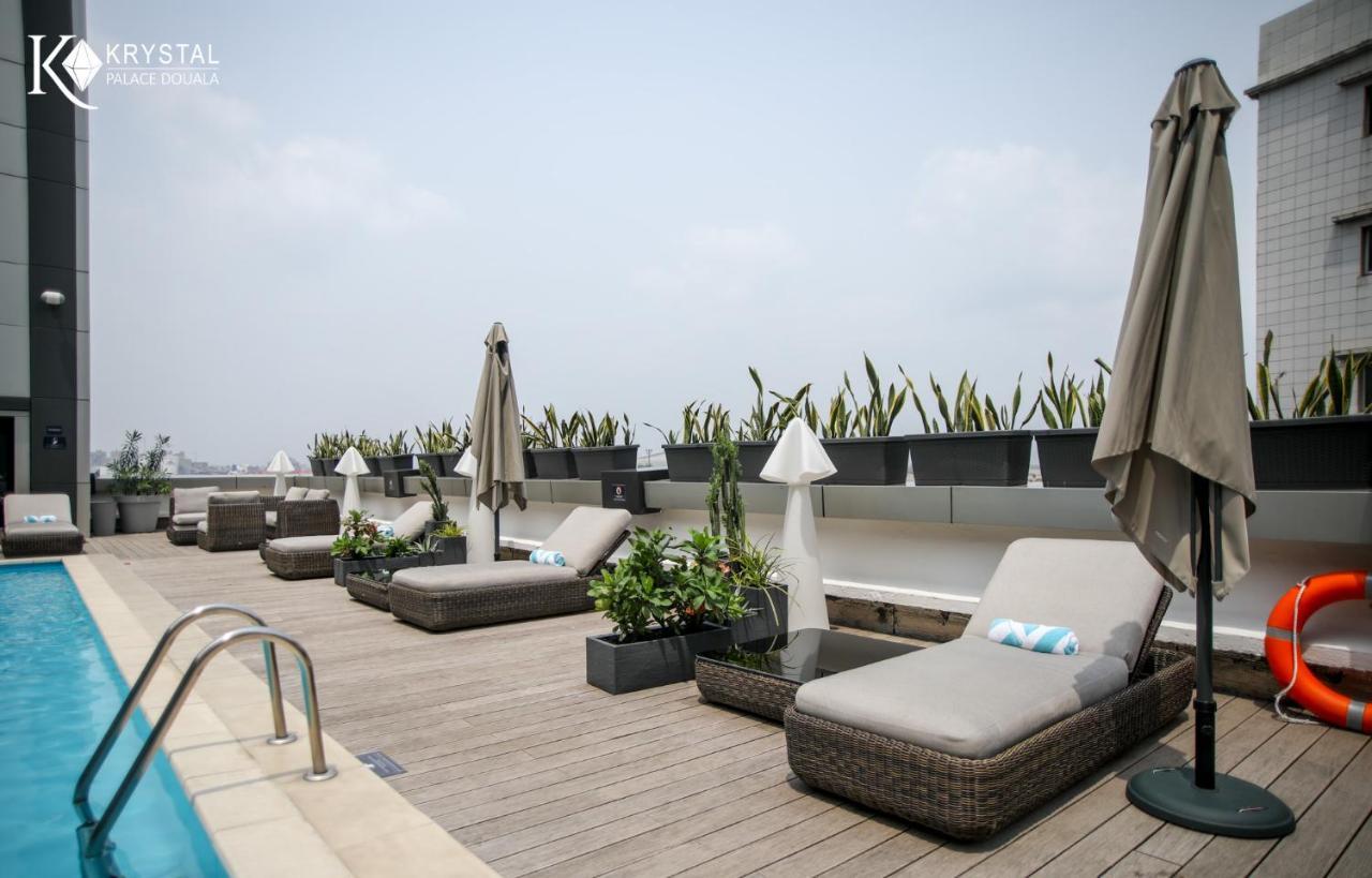 Krystal Palace Douala Luaran gambar
