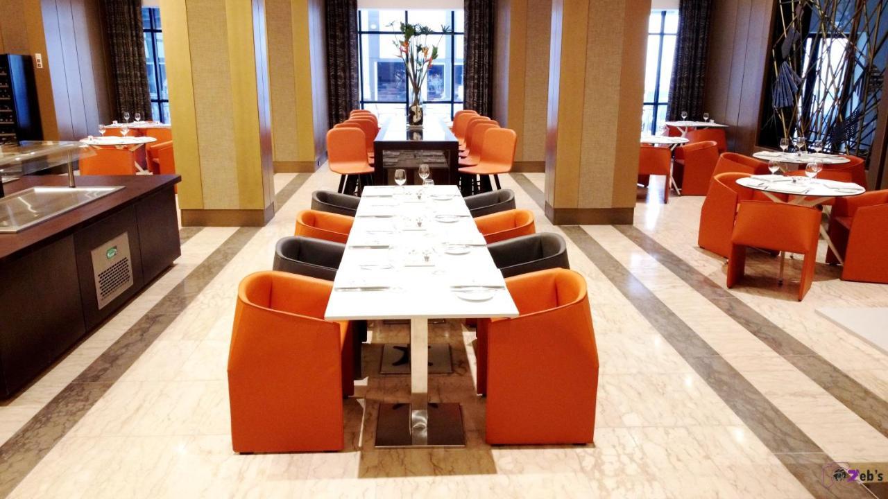 Krystal Palace Douala Luaran gambar