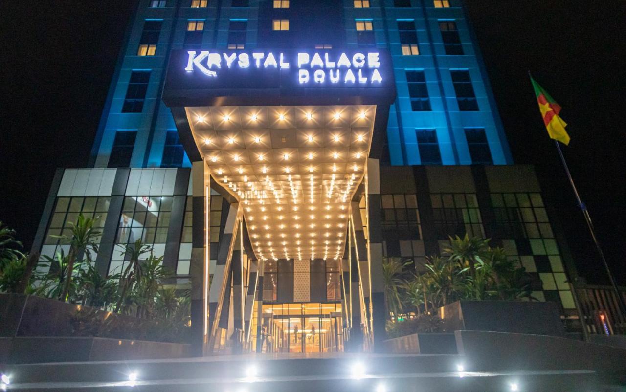 Krystal Palace Douala Luaran gambar